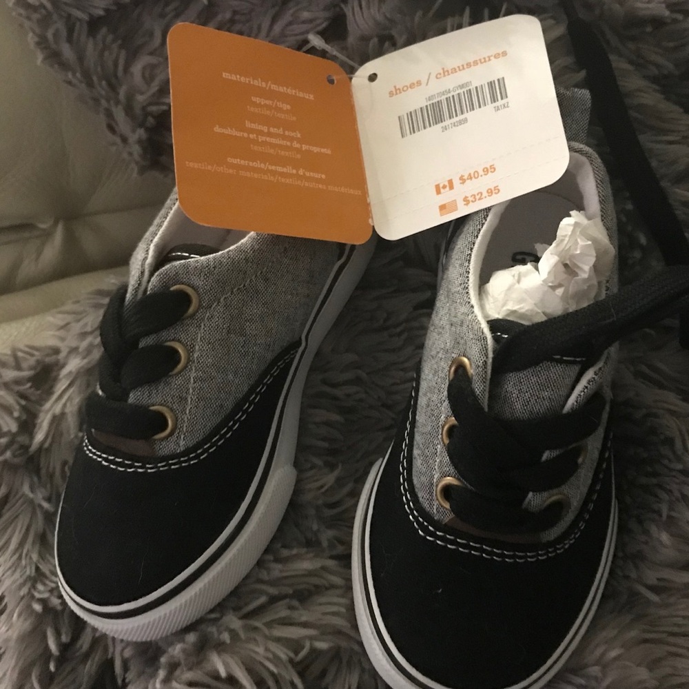 Boys shoes size 6